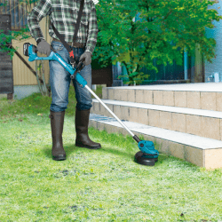 Makita DUR193RF 18V Cordless String Trimmer for Light Lawn Trimming