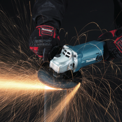 Makita GA5020 Angle Grinder 125mm – 1,050W Heavy-Duty Grinder