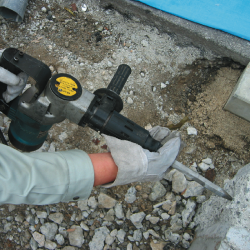 Makita HM0810TA Demolition Hammer Heavy Duty Concrete Tool