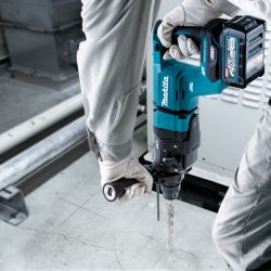 Makita HR007GZ 40V Cordless Rotary Hammer (28mm) | Compact & Powerful