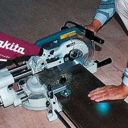 Makita LS0714 190mm Slide Compound Miter Saw for Precision Cuts