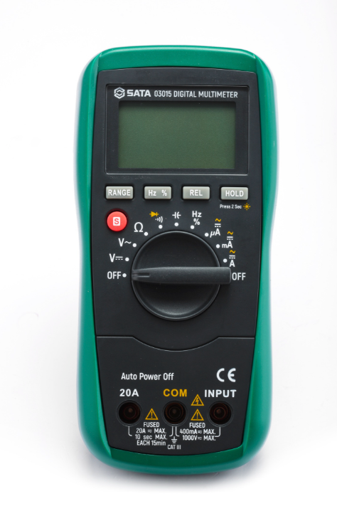 SATA 03015/03017 digital multimeter, auto-range, CAT III 1000V safety. Measures voltage, current, resistance, frequency; 03017 adds temp test.