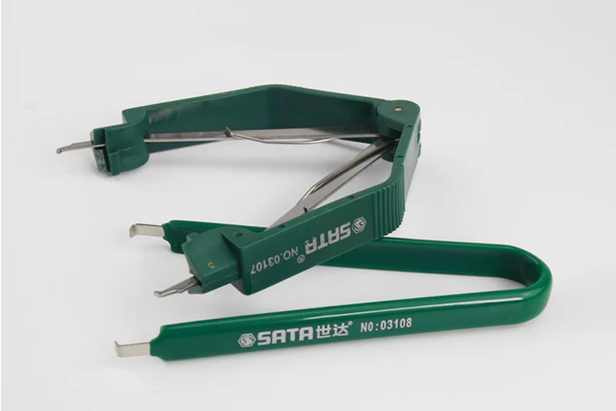 SATA 03107/03108 chip extractor pullers for PLCC (20-84 pin) & IC (8-24 pin) components. Spring-assisted, one-hand operation, safe removal.