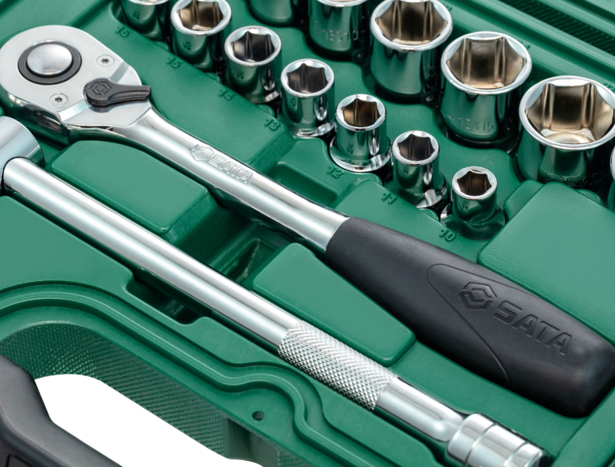 SATA 09005 23-piece 1/2" drive metric socket set with ratchet, extension bar, universal joint & 3-way adaptor in a durable case.