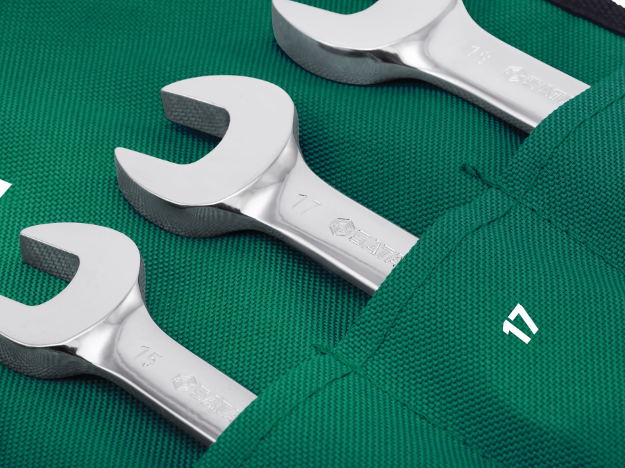 SATA 09034 7-piece full polish stubby ratcheting wrench set, metric 10-19mm. Compact design for tight, confined spaces.