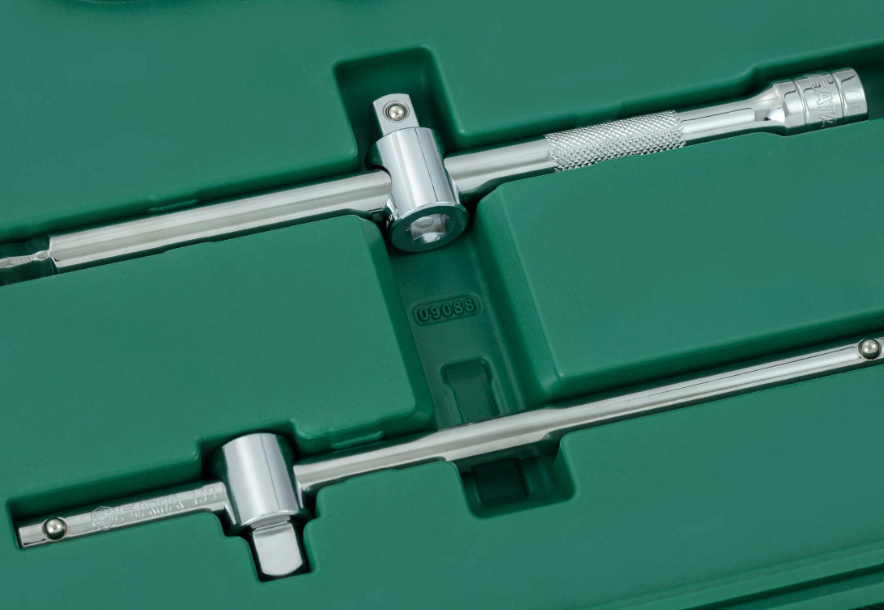 SATA 09088 22-piece 1/2" drive SAE socket set with ratchet, speeder, extension bars & universal joint in a durable case.
