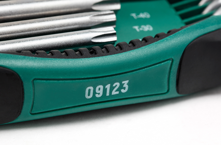 SATA 09123 8-piece folding tamper-proof Torx® key set, TT9-TT40. Cr-V steel, ergonomic handle, compact folding design.