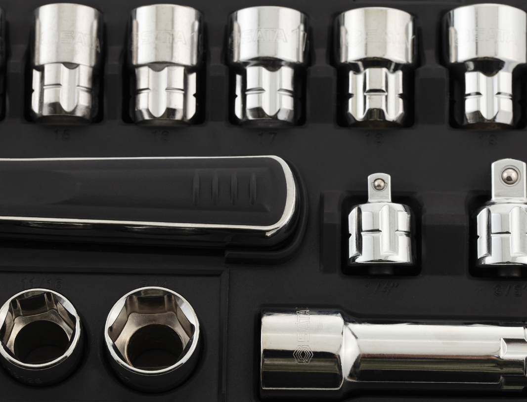 SATA 09134 21-piece 20mm drive pass-thru ratchet socket set, metric & SAE sizes. Fastens nuts on long screws with ease.