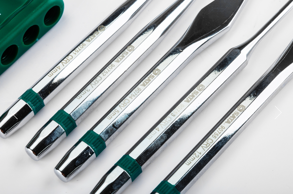 SATA 09161 5-piece punch set with center, taper & pin punches plus cape & cold chisels. 60Cr-V steel, chrome finish.