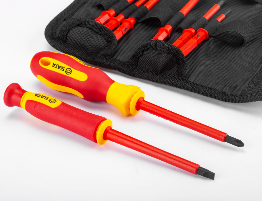 Shop the SATA 09304 10-Piece VDE Interchangeable Screwdriver Set: slotted, Phillips & Torx bits, 1000V rated, SVCM+ steel, tested to 10000V insulation.