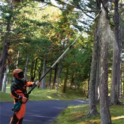 Makita UA004GM102 / UA004GZ01 40V Cordless Pole Saw | XGT Power Tool