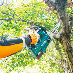 MAKITA UC004GM101 / UC004GZ 40V Cordless Chain Saw – High Performance