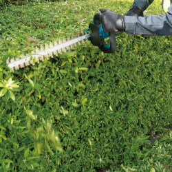 Makita UH020GZ 40V Cordless Hedge Trimmer – Compact & Powerful