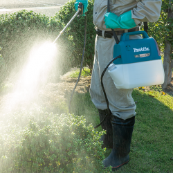 Makita US053DZ 12V Cordless Garden Sprayer (5L Tank)